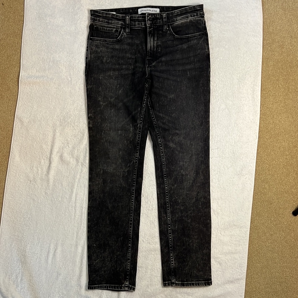 Calvin Klein Jeans, Black Distressed Denim, Slim Fit size 31x30 - Picture 5 of 6